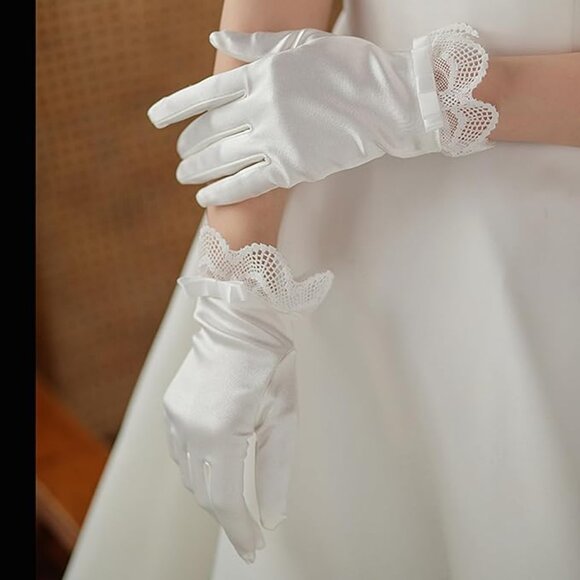 Women Lace Gloves - Picture 1 of 7